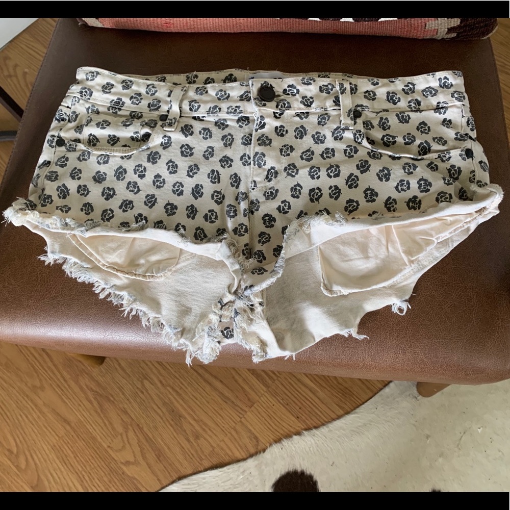 Paige Echo Park Shorts in Black Rose